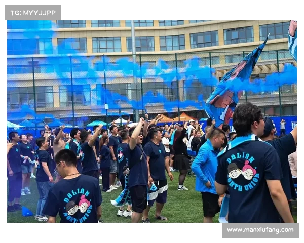 年票球迷可在本次或下个主场领取专属助威服助力球队 年票球迷可在本次或下个主场领取专属助威服助力球队